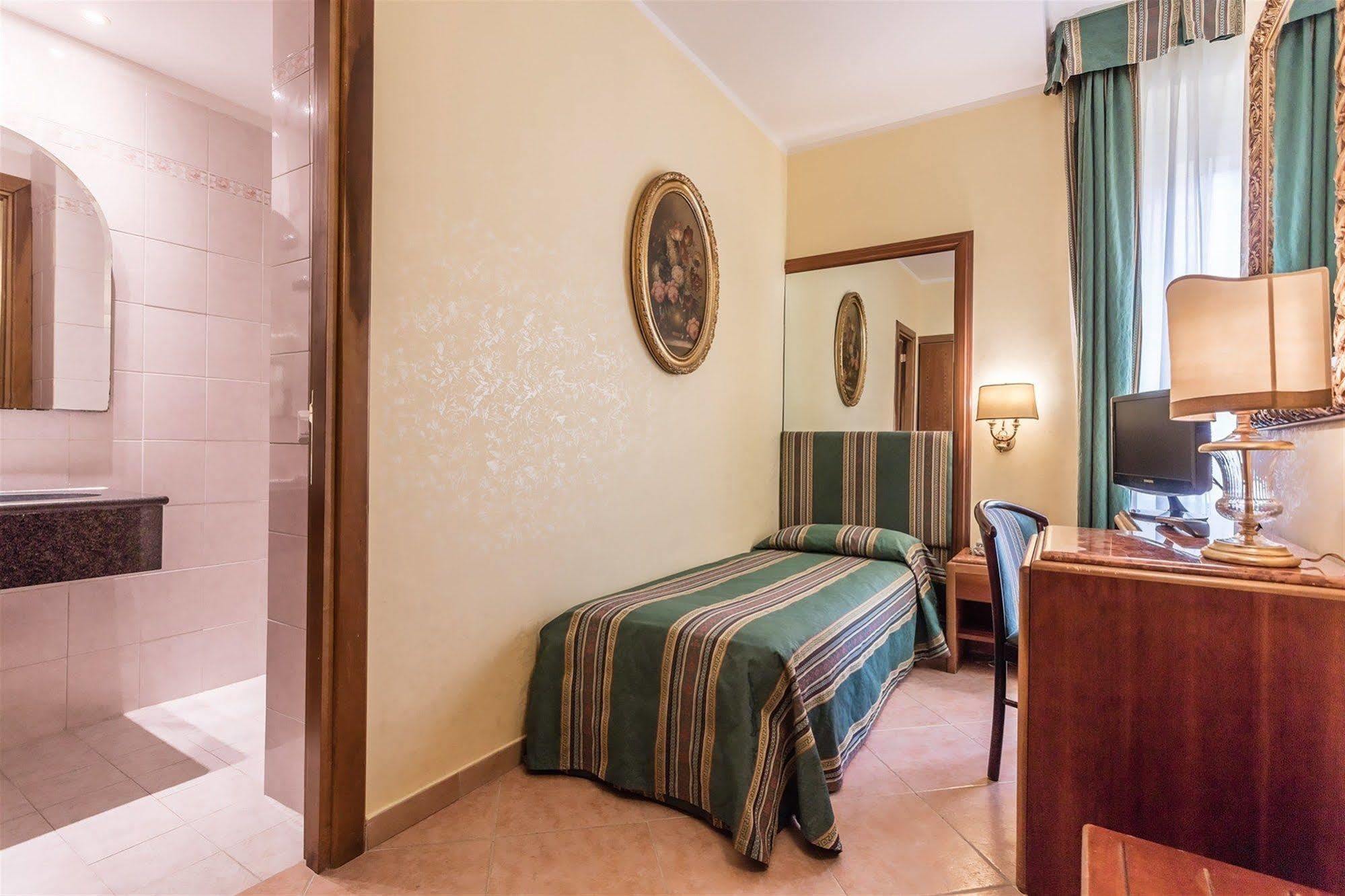 Raeli Hotel Noto Rome Exterior photo